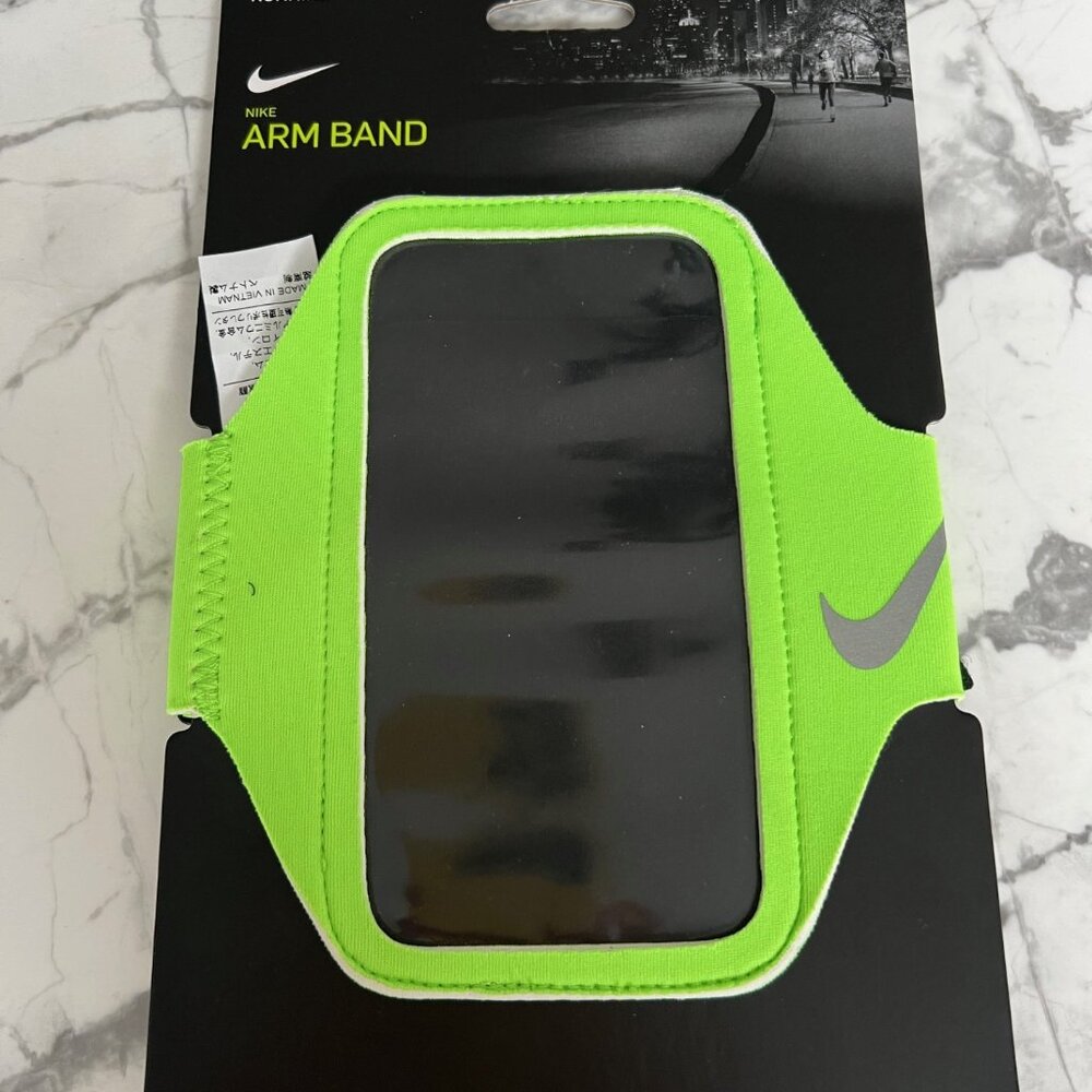 NIKE NEON GREEN SMART PHONE ARM BAND